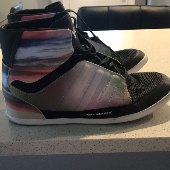 Y-3 Size 9.5 . Only worn once . - Picture 1 of 3